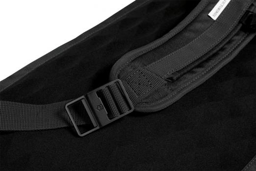 Рюкзак Victorinox Altmont Compact Laptop Backpack 13'' чёрный, 28x15x46 см, 14 л