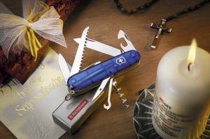 Нож Victorinox Huntsman, 91 мм, 15 функций, полупрозрачный синий