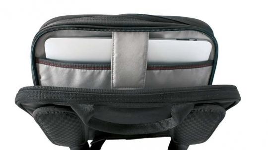 Сумка Victorinox Travel Companion, черная, 27x8x21 см, 4 л