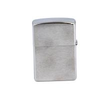 Зажигалка Zippo Stripes, с покрытием Brushed Chrome, латунь/сталь, серебристая с полосками и логотип