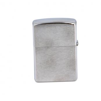 Зажигалка Zippo Stripes, с покрытием Brushed Chrome, латунь/сталь, серебристая с полосками и логотип