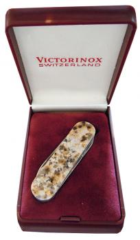 Нож-брелок Victorinox Classic LE, 58 мм, 4 функции, натур.камень, "Baltic Brown" (подар.упаковка)